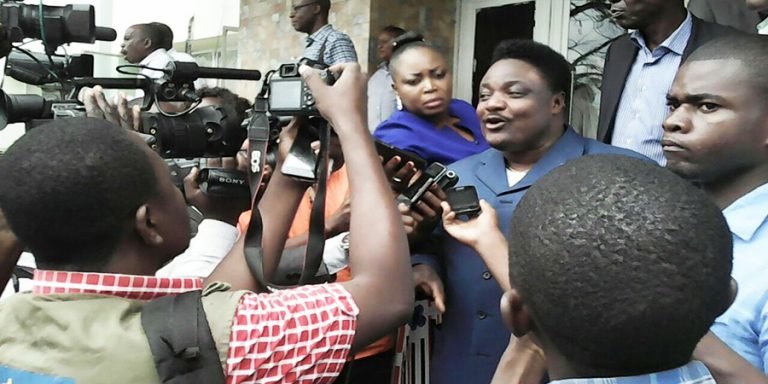 RASSEMBLEMENT-OLENGA