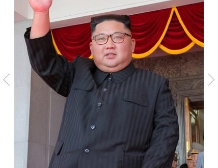 Les défilés militaire et civil à Pyongyang