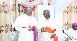 Mgr Fridolin Ambongo et Cardinal Monsengwo (Photo Tiers)