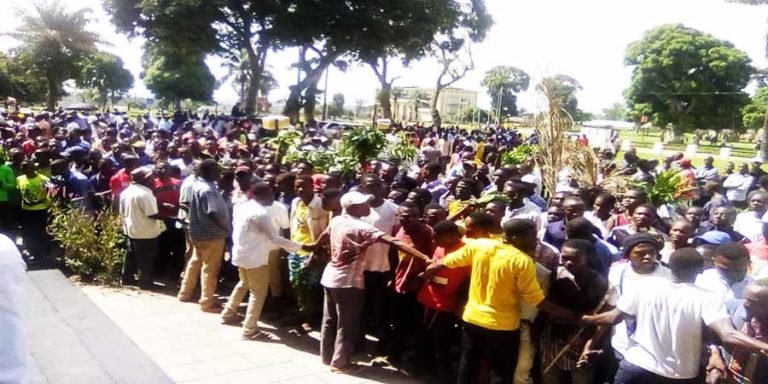 OR - MANIFESTATION A KANANGA