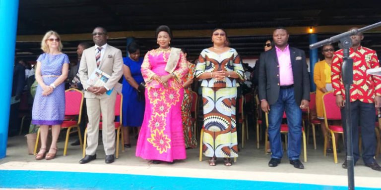 Première dame de la RDC, Denise Nyakeru soutient le combat des sages-femmes