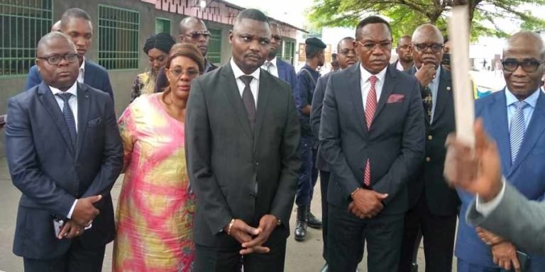 Examens d’Etat 2018-2019 - Le Direcaba du Gouverneur de Kinshasa a parcouru les centres avec le Ministre ai de l’EPSP