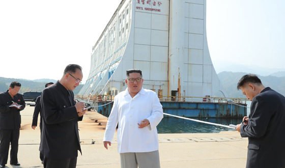 KIM JONG UN à la Zone Touristique des Monts Kumgang-san