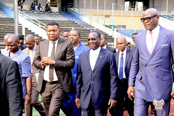 Le premier ministre, Sylvestre Ilunga Ilunkamba en visite au stade des Martyrs pour se rendre compte de l'état de ce complexe sportif menacé par la Caf