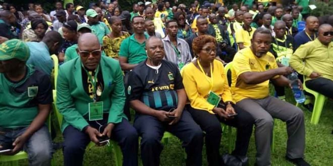 Une réunion marathon s'est tenue ce jeudi 21 septembre entre le Comité général des supporters et le président de la Coordination de l' AS V.Club, le Général Gabriel Amisi Kumba