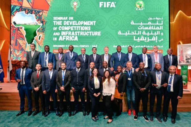 Photo de famille de différents participants au séminaire Fifa-Caf organisé au Maroc