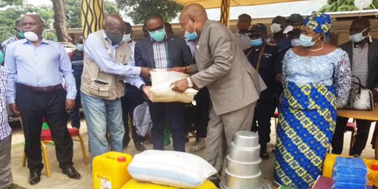 RDC : Les sinistrés d'Uvira reçoivent l'assistance humanitaire du Gouvernement central