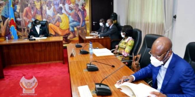 Covid-19 : le Premier ministre examine le rapatriement des Congolais bloqués à l'étranger