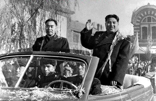 RPDC-RPC; La statue de ZHOU Enlai érigée à Hungnam