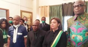 Cérémonie de remise et reprise entre Bestine Kazadi et le Général Gabriel Amisi dit Tango Four en présence du président de la Fecofa Constant Omari