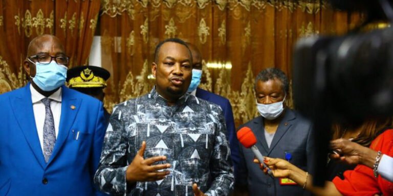 Eteni Longondo, Muyembe et Gilbert