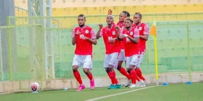 Les joueurs de DCMP exécutant quelques pas de danse après avoir ouvert le score contre l'AS Kigali