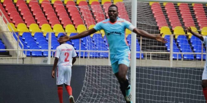 Légende : Le capitaine du Réseau des sportifs congolais, Zizou Elaba a planté à lui seul cinq buts contre New Gen.