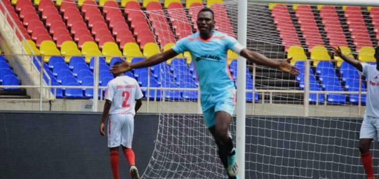 Légende : Le capitaine du Réseau des sportifs congolais, Zizou Elaba a planté à lui seul cinq buts contre New Gen.