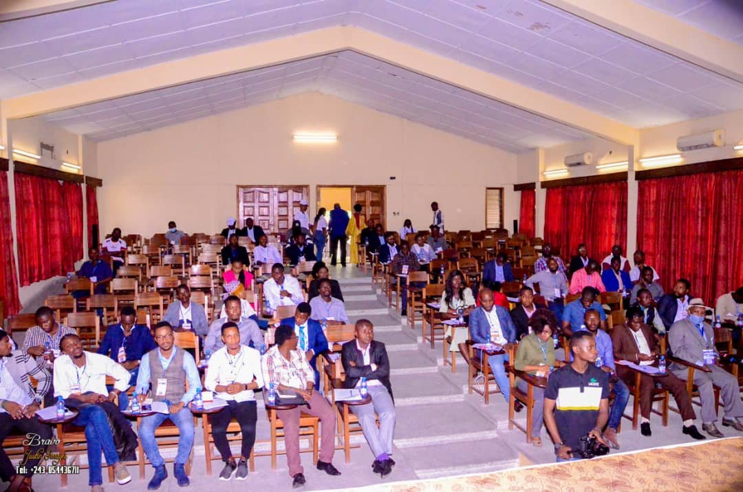 Conférence MOLEKA(Éclaire)2021: les jeunes et cadres Bashi de Kinshasa évaluent leur engagement politique, social et économique