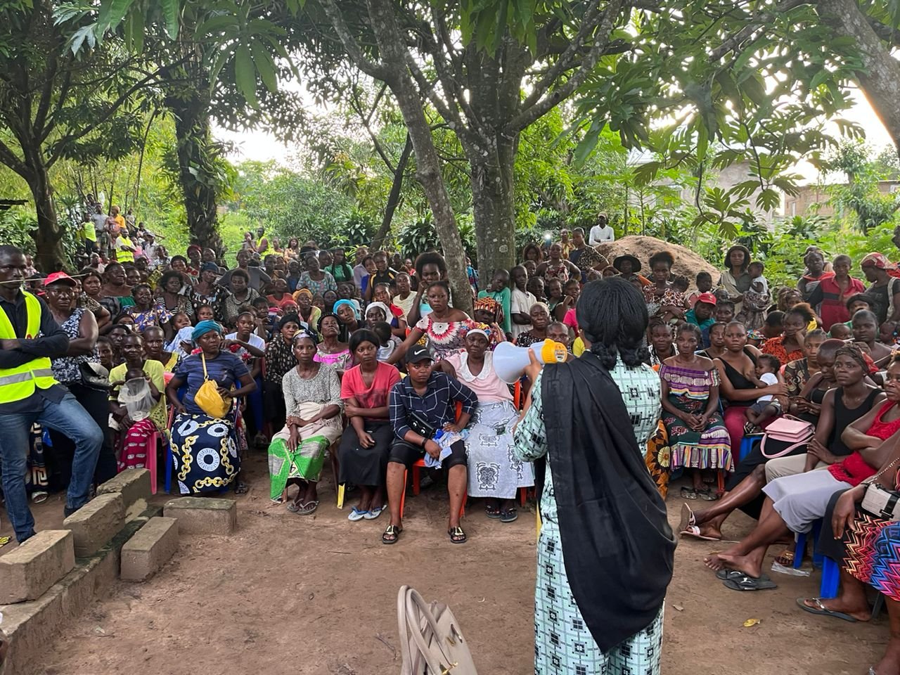 Kinshasa : Bisimwa ZAINA Irène Coordonnatrice Provinciale Adjoint de la Dynamique Gyulain Nyembo en tournée de mobilisation et d'adhésion massive