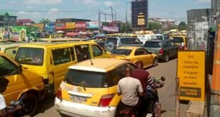 RDC : Les conducteurs des taxis bus de Kinshasa décrètent trois jours sans taxi pour dénoncer les tracasseries routières