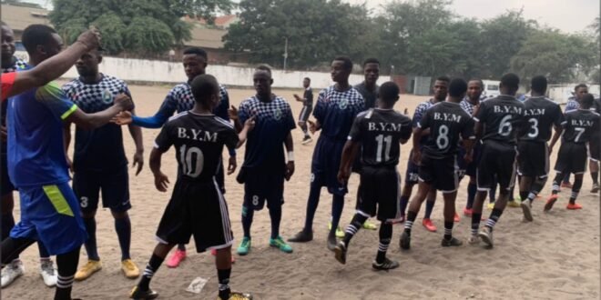 Légende : La Chorale Miséricorde Divine s'adjuge son 3è match en phase de poules en battant le groupe KA 1-0.