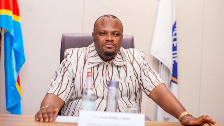 Le gouverneur de la ville de Kinshasa, Daniel Bumba a lancé l'opération " Coup de poing" pour assainir cette agglomération de plus de 15 millions d'habitants