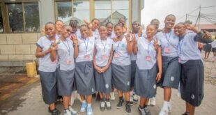 Exetat 2025/ Photo de famille des élèves de 6è Coupe et Couture du Lycée Technique Omisalisa de Bandalugwa lors de la session ordinaire