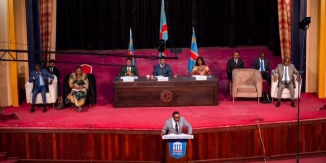 Didier Mumengi au Parlement des étudiants : « Nous ne reconstruirons pas le Congo si nous ne reconstruisons pas d’abord la conscience historique du Congolais»
